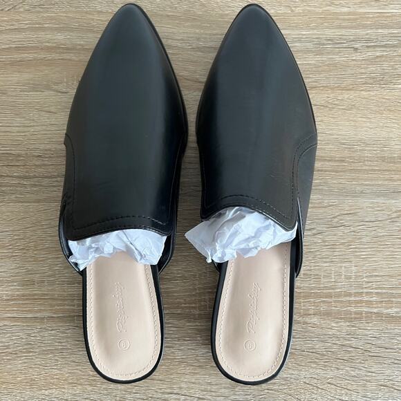 PiePieBuy Pointy Toe Mules Slip On Black Low Heel 9 NIB - Picture 2 of 8